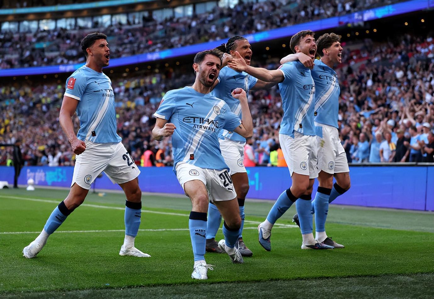 开云体育官网-足坛狂欢夜！曼城世界波绝杀，阿森纳重夺英超榜首，热刺终于赢了